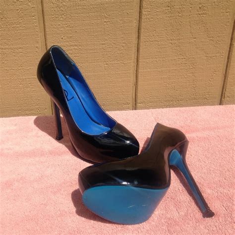 blue sole shoes ysl